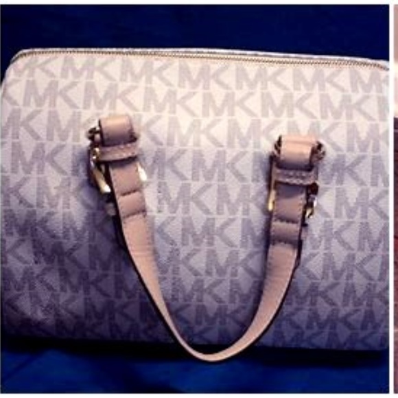 Michael Kors Handbags - Michael Kors Grayson Satchel